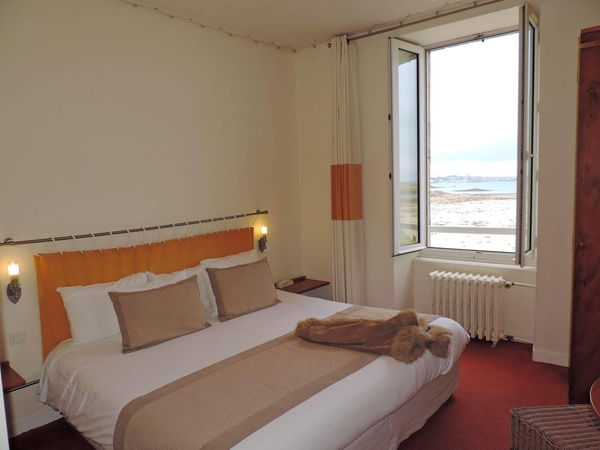 Hotel Aux Tamaris - Vue Mer Roscoff Εξωτερικό φωτογραφία