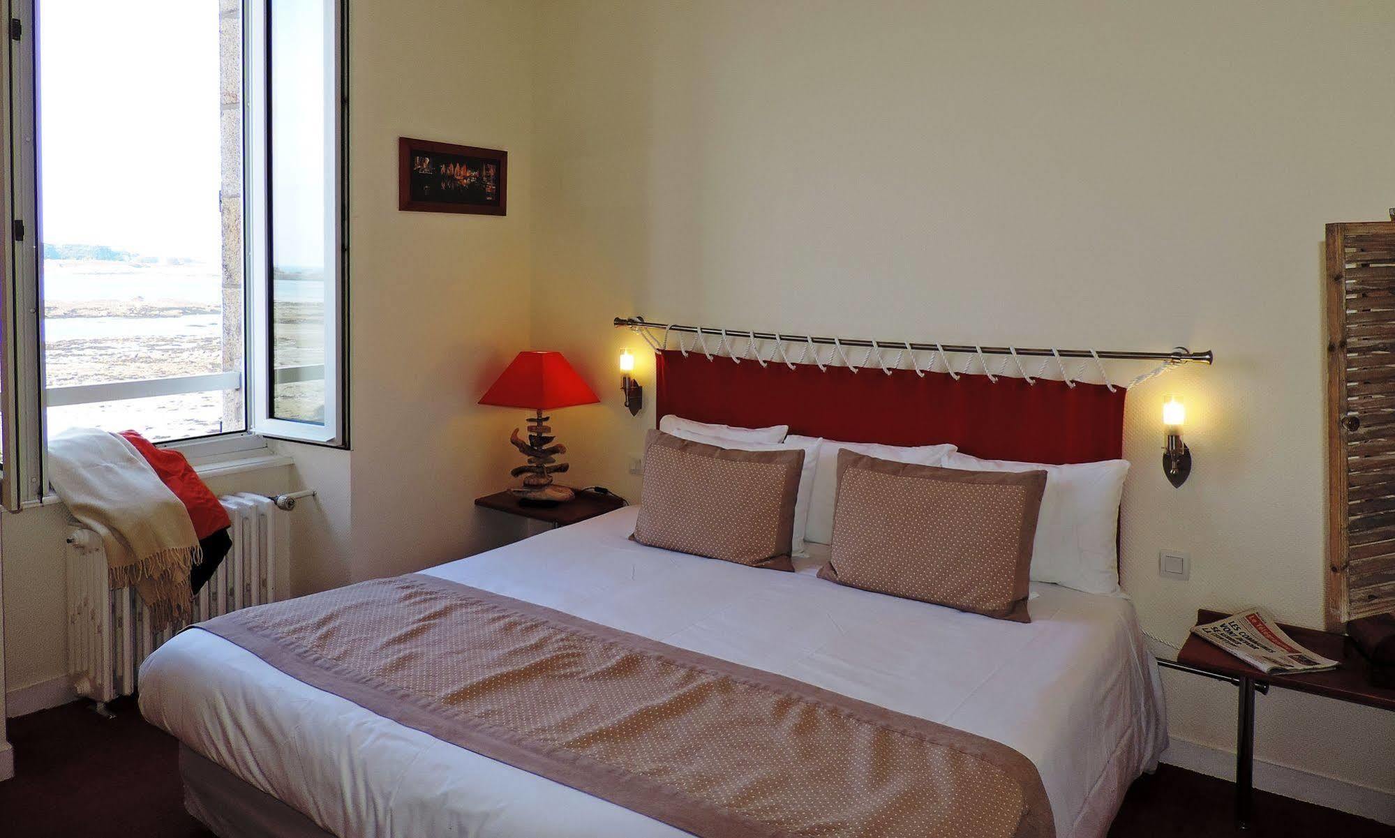 Hotel Aux Tamaris - Vue Mer Roscoff Εξωτερικό φωτογραφία