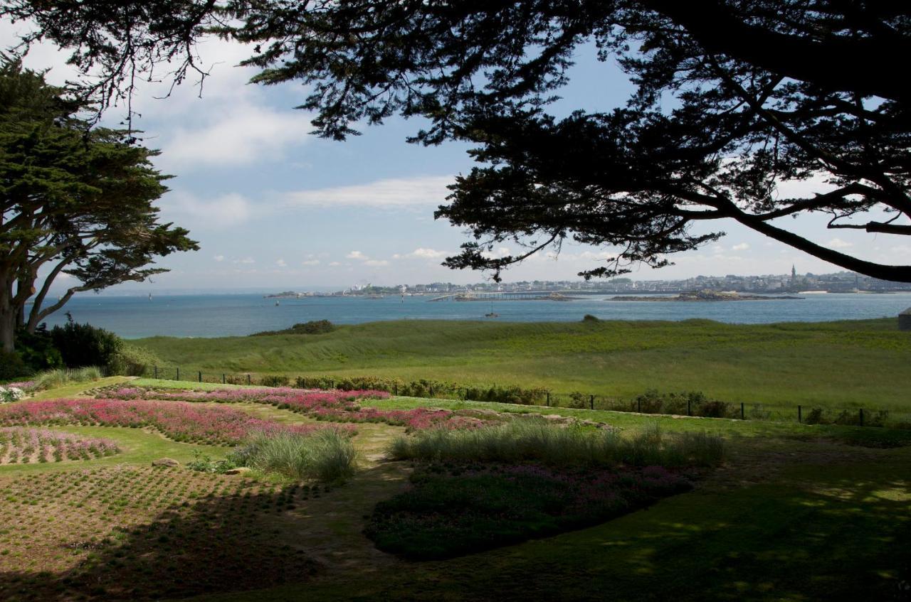 Hotel Aux Tamaris - Vue Mer Roscoff Εξωτερικό φωτογραφία